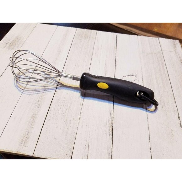 CushN Cush N Whipping Balloon 18/8 Stainless Steel Whisk Black Handle 9 1/2" - Picture 1 of 7